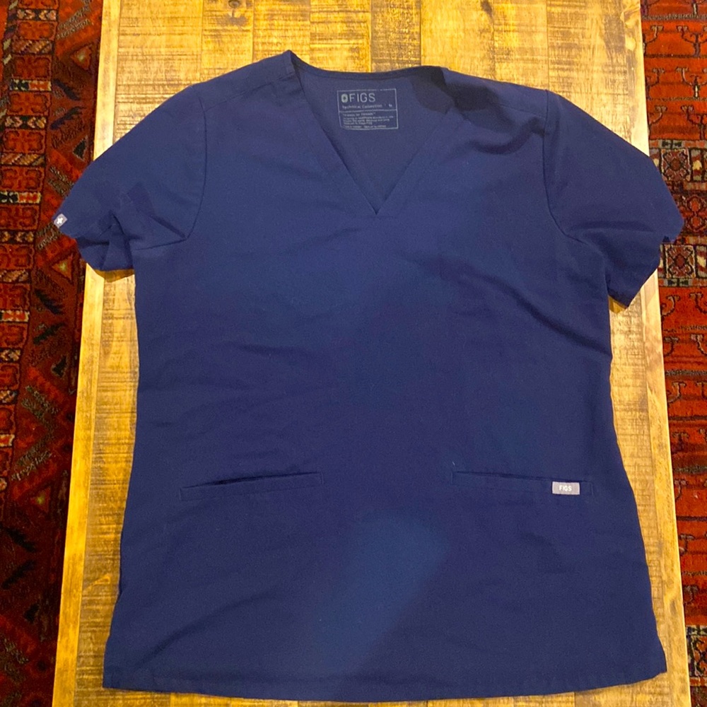 FIGS Navy Blue 2 pocket scrub top size M